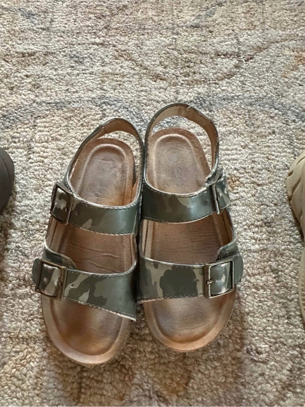 Kids Camo Green Double-Buckle Sandals